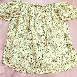 Ava Sky off the shoulder top Size M